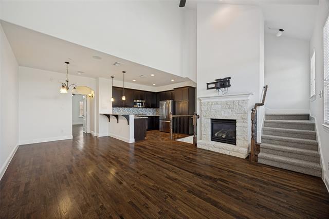 Foto del edificio - 7919 Parkwood Blvd