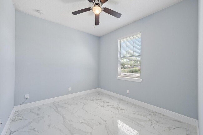 Foto del edificio - 4822 SE Flounder Ave