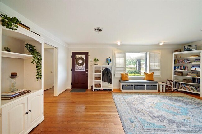 Foto del edificio - 6218 Wynnwood Ln