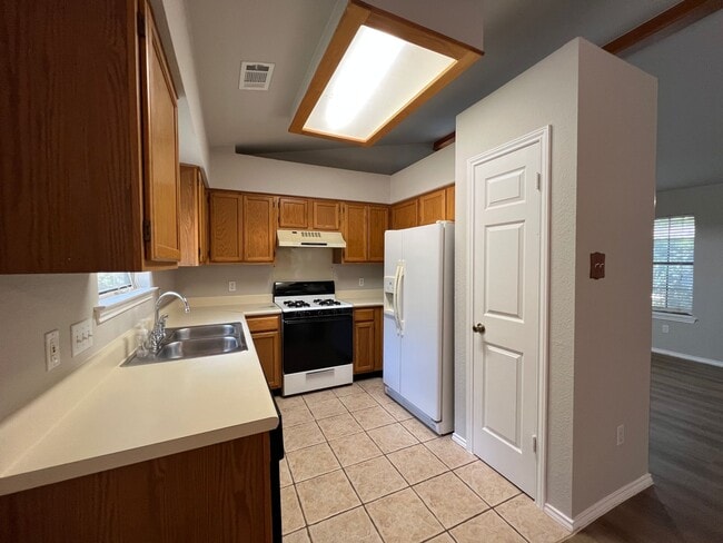 Building Photo - 7906 Tiffany Dr