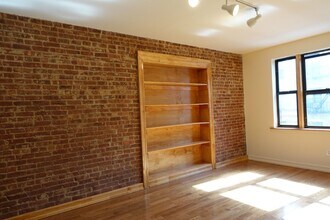 Building Photo - 715 W 172nd St