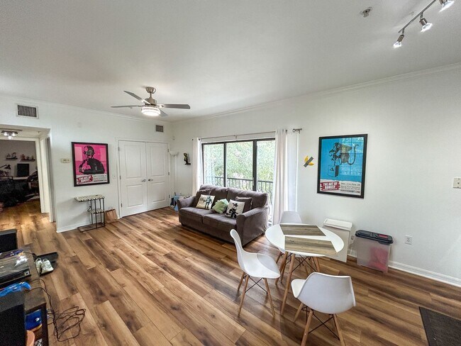 Foto del edificio - Lofts at West University #201