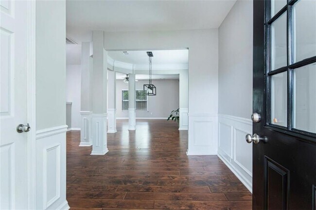Foto del edificio - 310 Sugarberry Ln