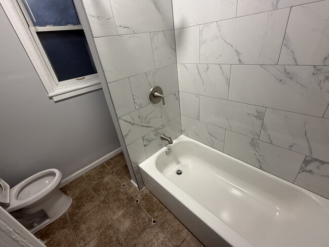 Photo - 1006 Spruce St House