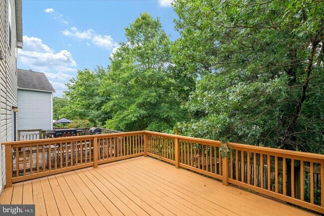 Foto del edificio - 2441 Winding Ridge Rd