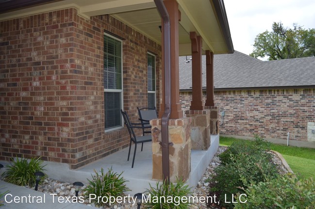 Building Photo - 3 br, 2 bath House - 3315 Vineyard