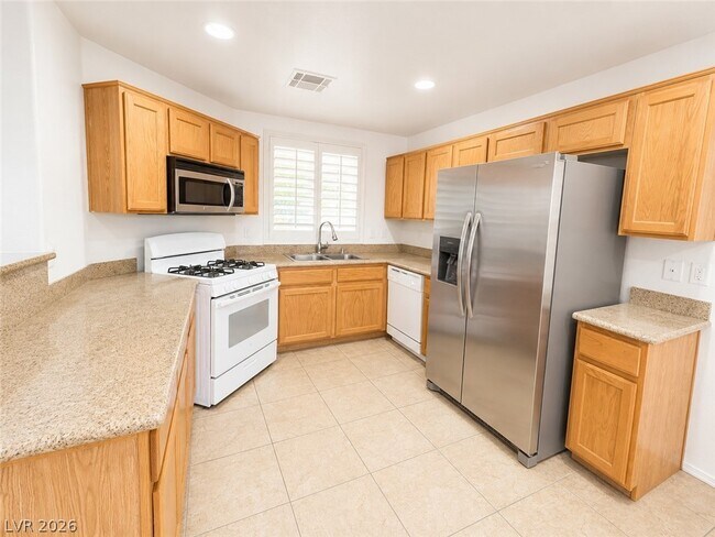 Building Photo - 4774 Portola Vista Ave