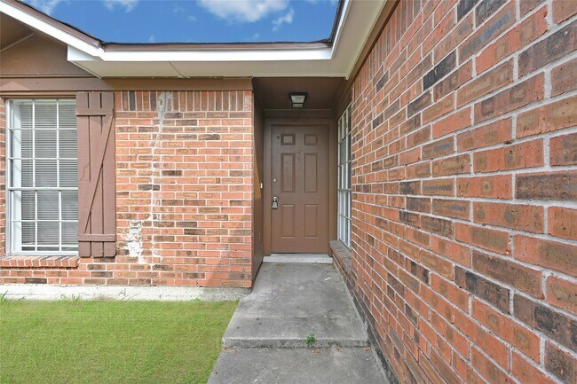 Foto del edificio - 13906 Bearwood Rd