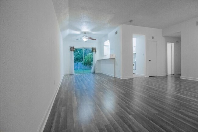 Foto del edificio - 709 Castle Ridge Rd