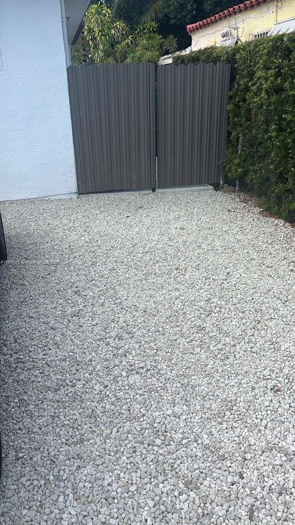 Foto del edificio - 820 NW 19th Ct