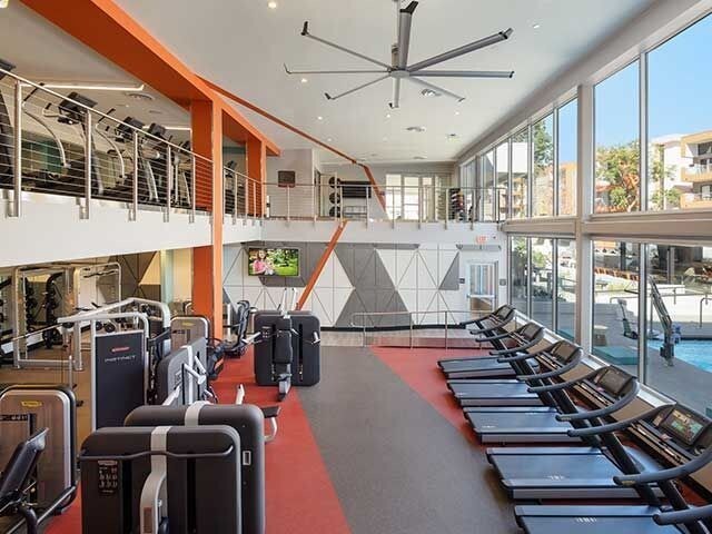 Foto del edificio - 10925 Bluffside Dr