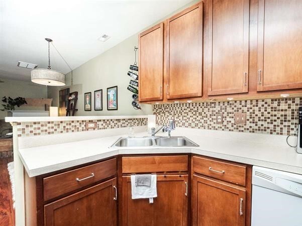 Building Photo - Lovely townhouse in fantastic Durham locat...