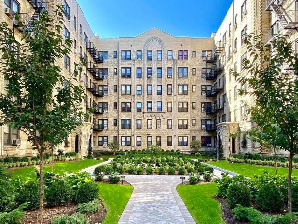 2075 Wallace Ave, The Bronx, NY 10462 Townhome Rentals in The Bronx