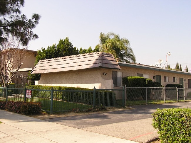 Building Photo - Stoneridge Apartments
