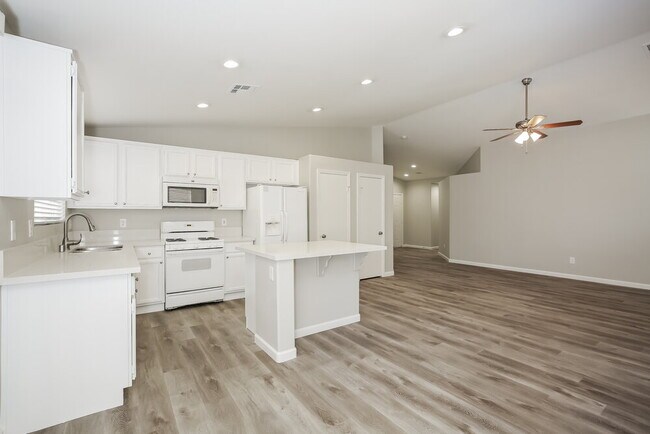 Building Photo - 6646 Cinnabar Coast Ln