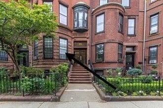 Building Photo - 371 Beacon St