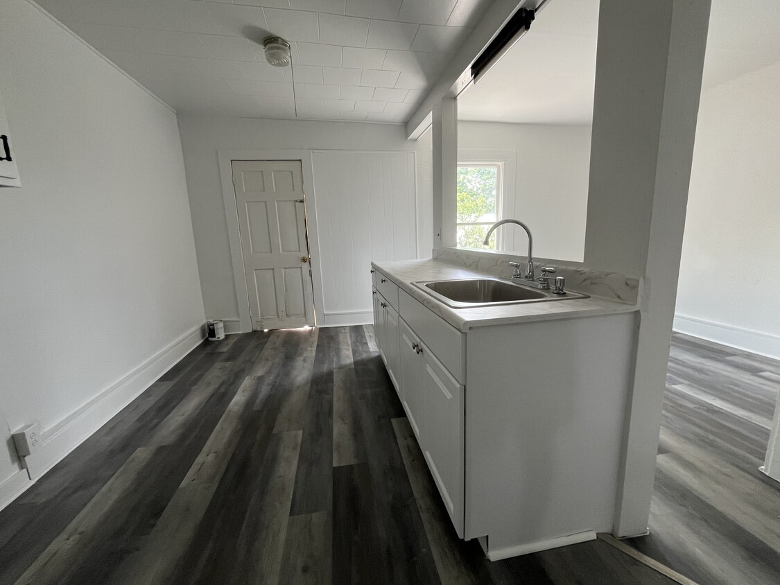Kitchen - 20 Livingston St