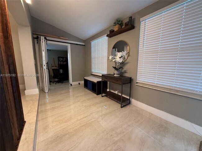 Foto del edificio - 4850 SW 4th St