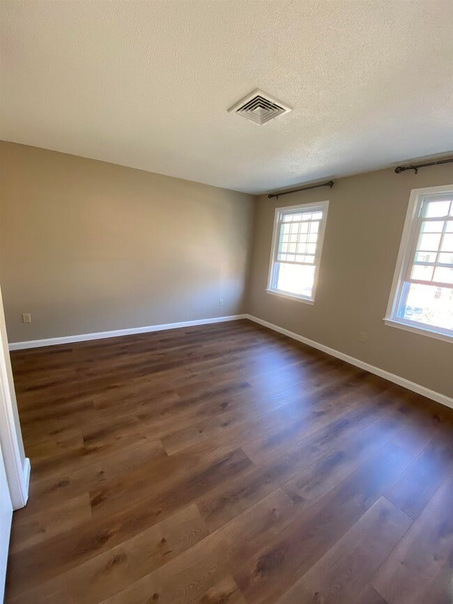 Foto del edificio - 533 Fox Hollow Way