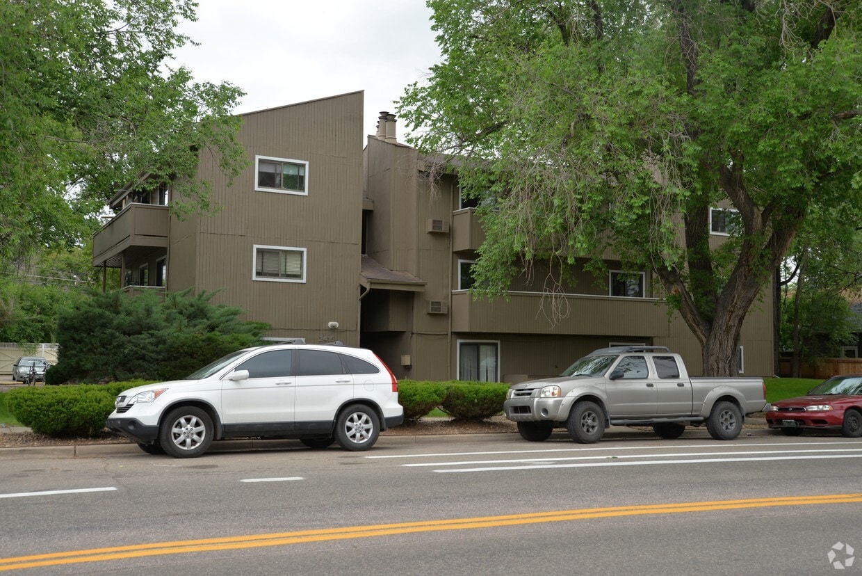 Spruce Street Apartments - Spruce Street Apartments