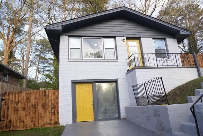 Building Photo - 1336 Willow Trail SW
