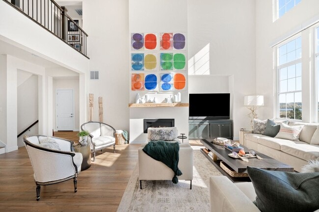 Foto del edificio - LEASED THRU 02/28/2027: LUX 6BD, 6.5BA Lakefront Home Columbine Valley