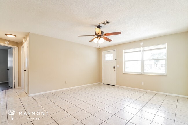 Foto del edificio - 1588 Eunice Ln