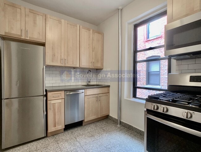 Foto del edificio - 615 Fort Washington Ave