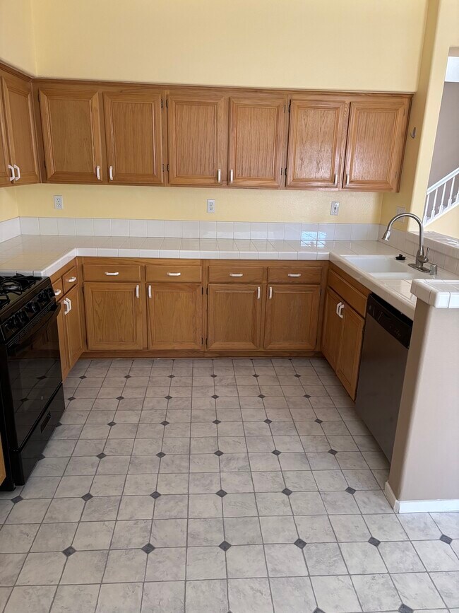 Cocina - 19323 Ackerman Ave