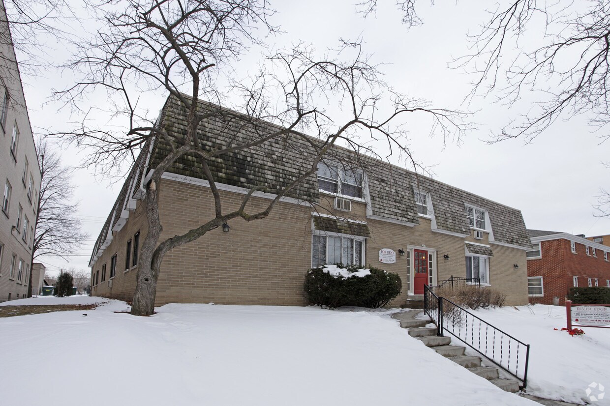 Building Photo - River Edge Apartments