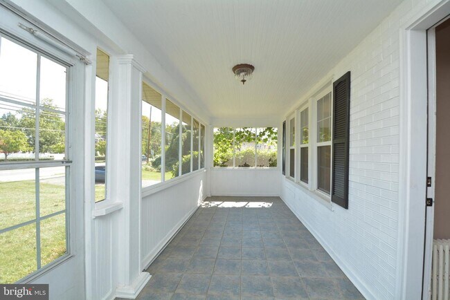 Building Photo - 8609 Oxon Hill Rd