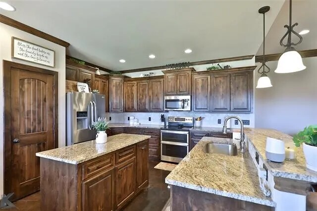 Building Photo - 7226 McLeod Dr