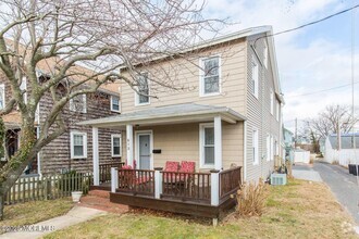 Building Photo - 612 Sylvania Ave