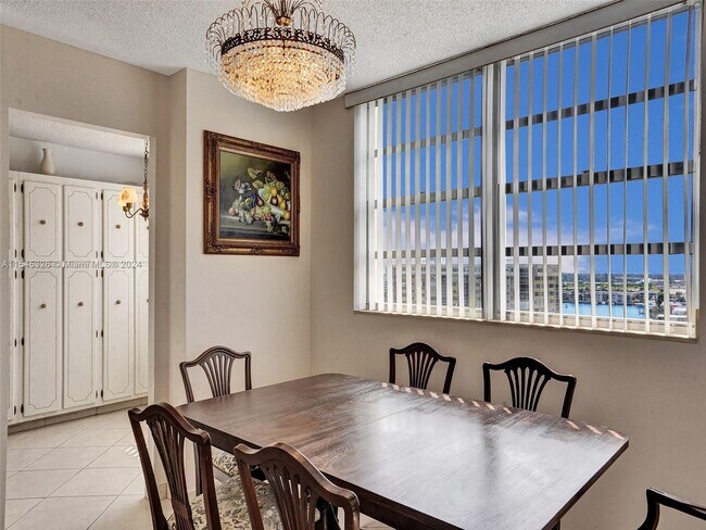 Foto del edificio - 1833 S Ocean Dr