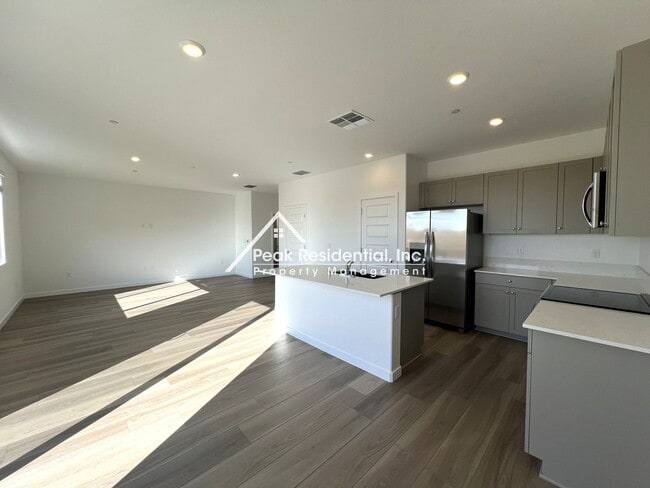 Foto del edificio - Brand New 4bd/2.5a Elk Grove Home-Must See!