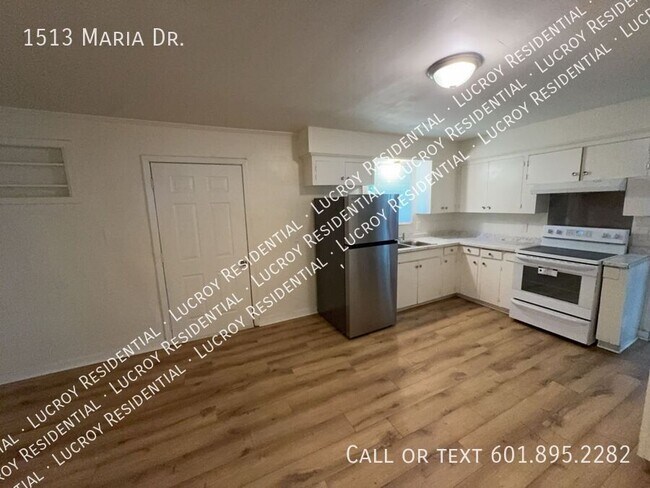 Building Photo - 1513 Maria Dr