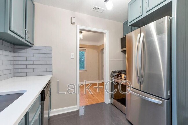 Building Photo - 2820-2824 W 38th Ave