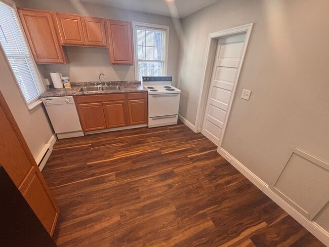 Photo - 801 E Hector St Apartment