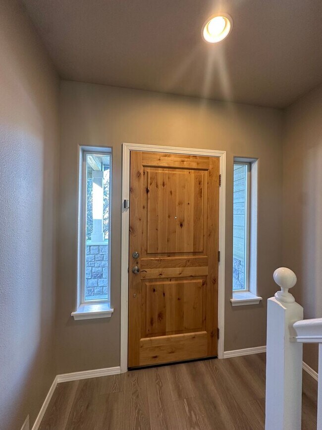 Building Photo - Comfortable Bend Living – 3 Bedroom Home with Spacious Bonus Room!