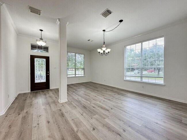 Foto del edificio - 73 E Montfair Blvd