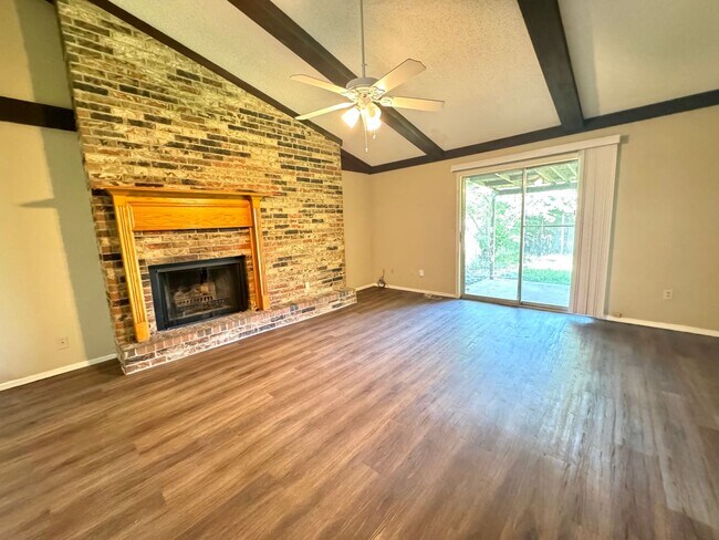 Foto del edificio - 125th East Ave. Duplex