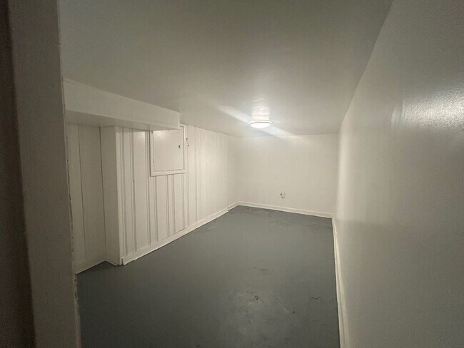 Foto del edificio - 1125 E 99 ST