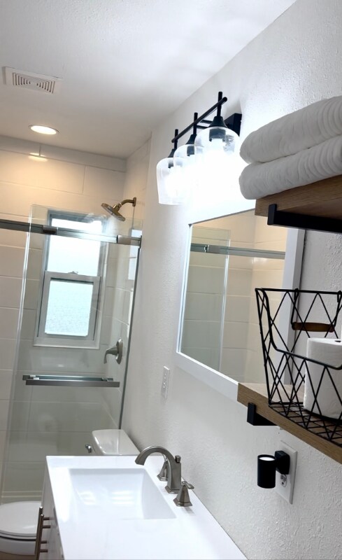 Foto del edificio - 1317 E 8th St