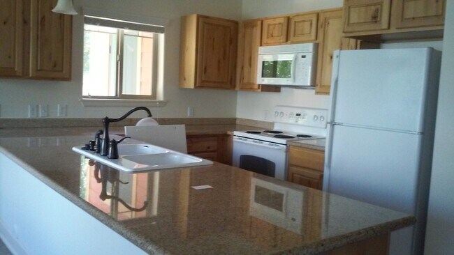 Foto del edificio - Beautiful Condo in Pheasent Run Condominiums
