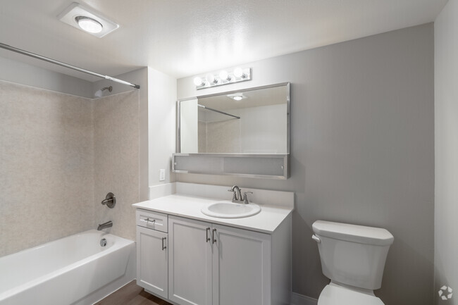 2BR, 1BA - 718SF - Bathroom - Vintage at Everett Senior Community