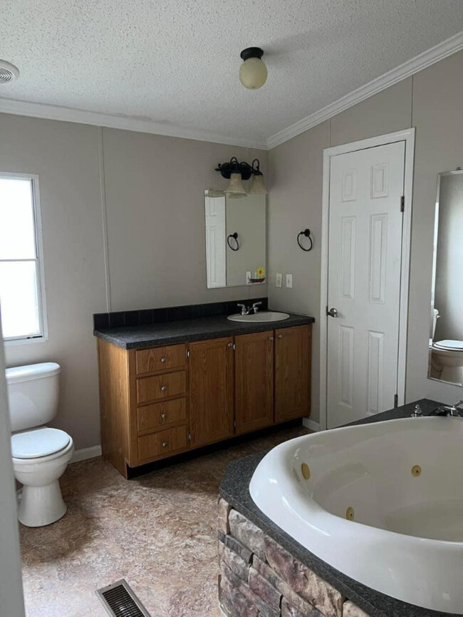 Building Photo - Lot 41