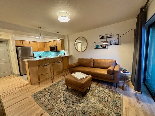 Foto del edificio - 1833 N Williams St