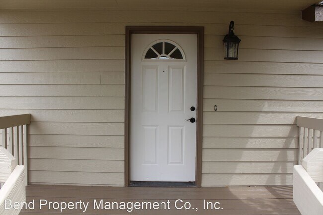 Foto del edificio - 4 br, 3 bath House - 794 NE Mason Rd.