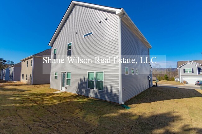 Foto del edificio - Spacious 3 BR / 2.5 home located near Vall...