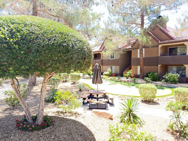Building Photo - 2200 S Fort Apache